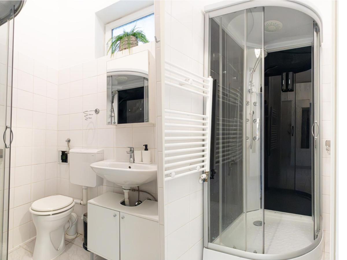 Apartament Attractive 1br And 1 Lr Comfortable Design, Great Location Viena