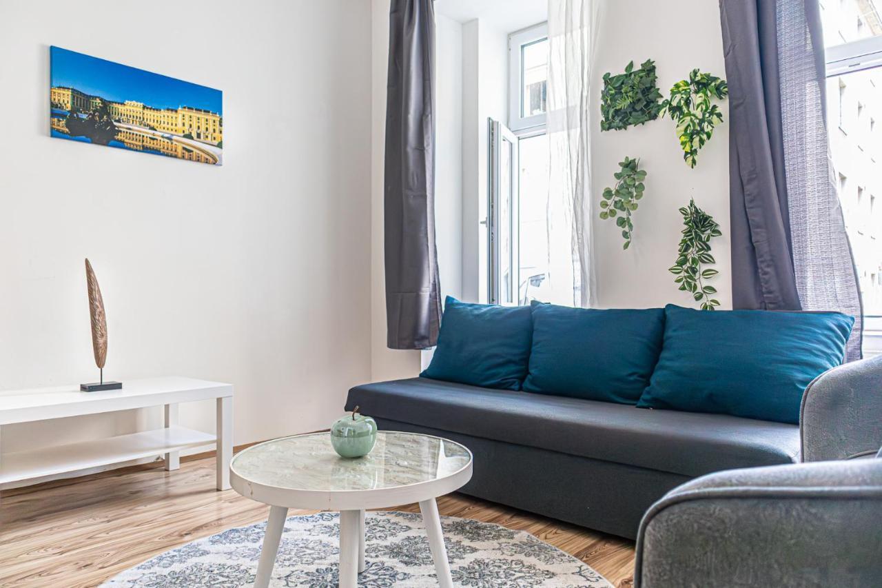 Attractive 1br And 1 Lr Comfortable Design, Great Location Apartament