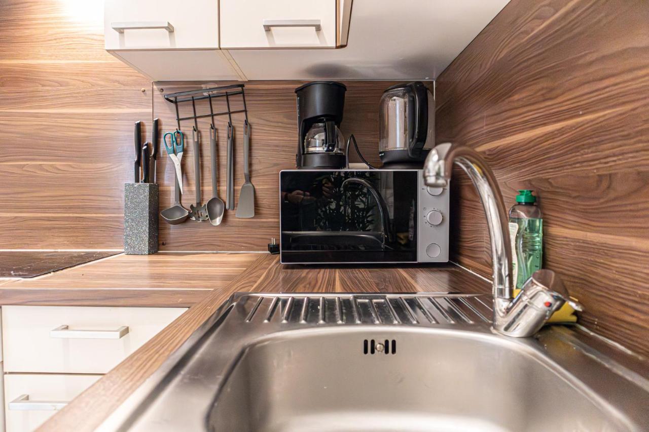 Attractive 1br And 1 Lr Comfortable Design, Great Location Apartament *